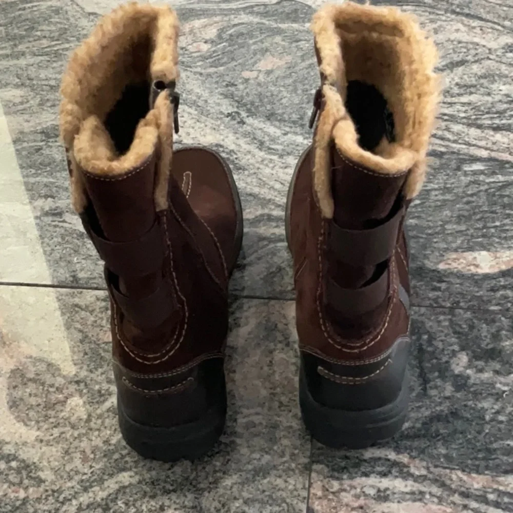 Clarks Boots Waterproof Leather Suede Women’s Size 9.5 Medium Brown